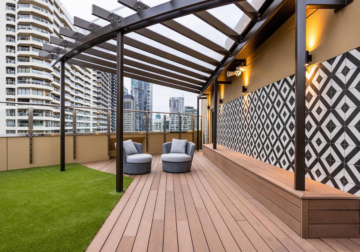 On Of The Park Apartment